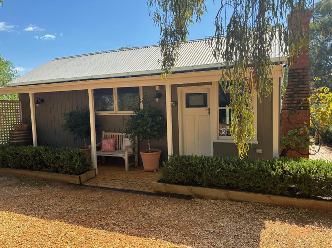 Others 4, Outback Cellar & Country Cottage, Dubbo - Pt B