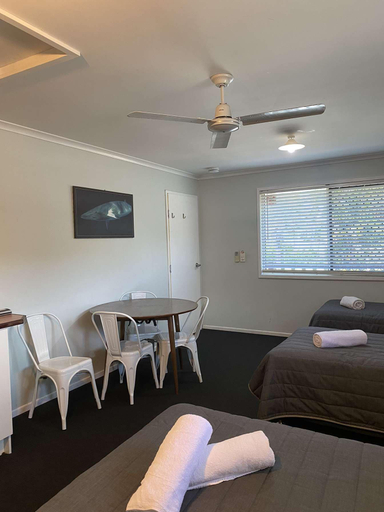 Bedroom 2, Agnes palms motel, Miriam Vale