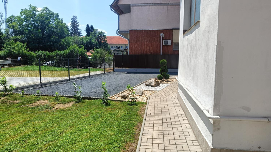 Others 5, Joos Apartman, Sárvár