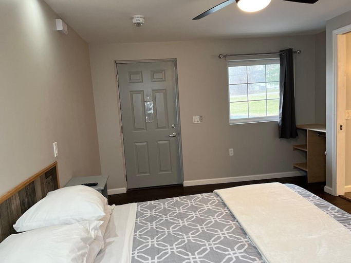 Bedroom 4, Nightshade Inn & Gardens, Onondaga