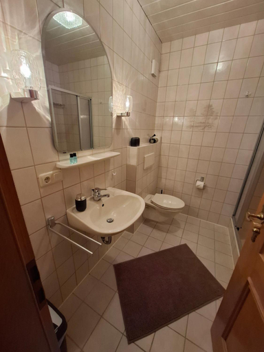 Bathroom 3, Lichtenauer Hof, Passau