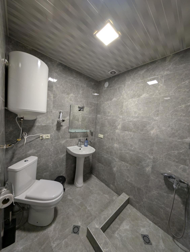 Bathroom 3, Lisaneli, Mestia