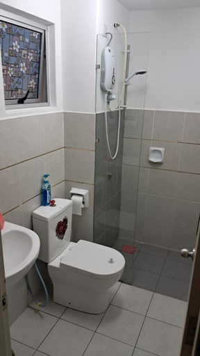 Bathroom 4, The Red Room @ Alanis Residence, Sepang, Sepang