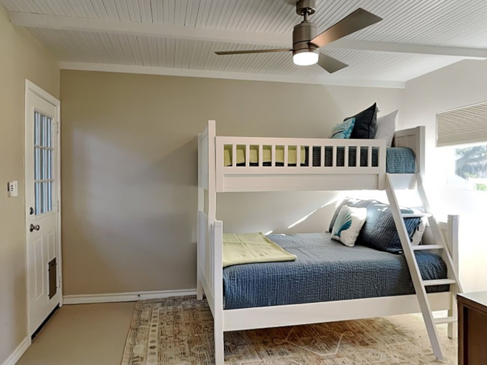 Bedroom 3, Little Bay House by Miss Kitty’s, Aransas