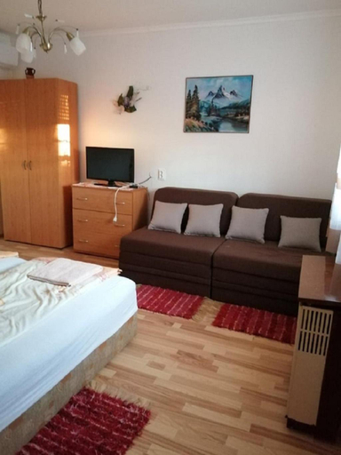 Bedroom 2, Piroska Vendeghaz, Püspökladány