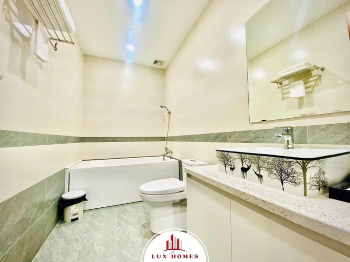Bathroom 5, The LuxHomes Apartment - SAKURA Hotel, Hải An