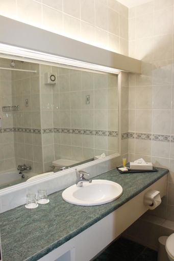 Bathroom, The Clonakilty Hotel