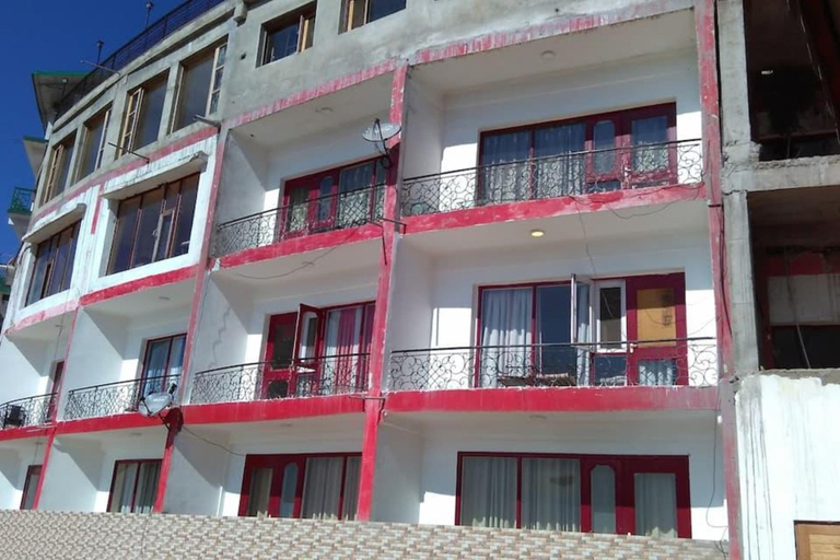 Exterior & Views