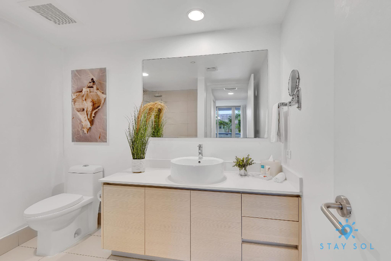 Bathroom 4, Pool |Apartment w/ Balcony + Near Beach, Broward