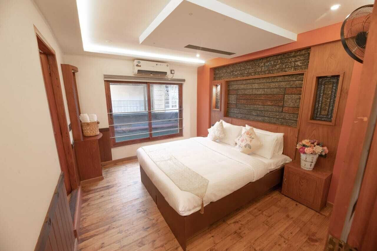 Room 3, Honeymoon Boathouse, Alappuzha