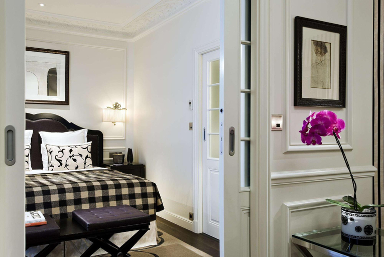 Bedroom 3, Hotel Keppler, Paris