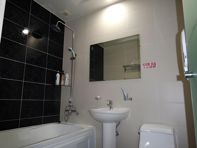 Bathroom 2, Nabiya Hotel, Siheung
