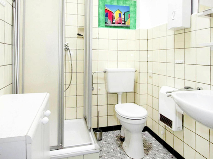 Bathroom, Bungalow Kabeljau, Dornumersiel, Aurich