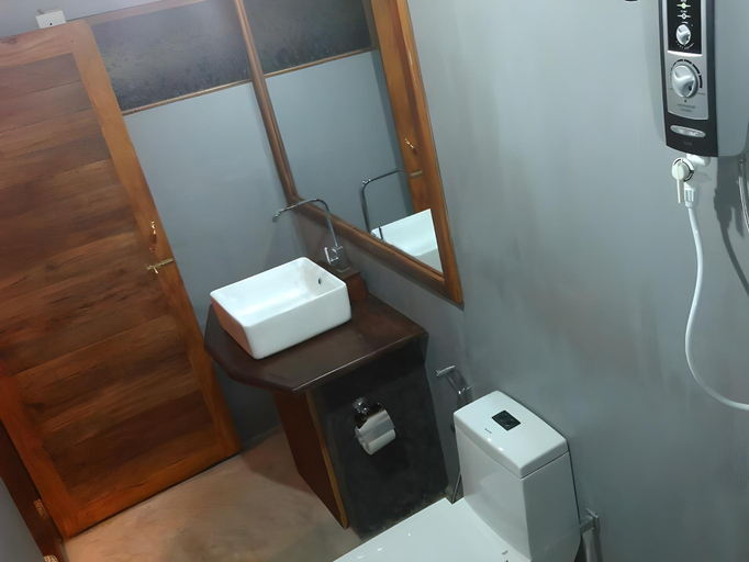Bathroom 5, 360 Rainforest                                                                                  , Kotapola