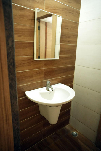Bathroom 3, Hotel Sai Surya, Ahmadnagar