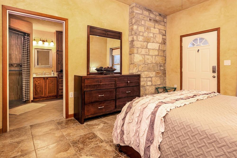 Bedroom 2, A Barn At The Quarry, Gillespie