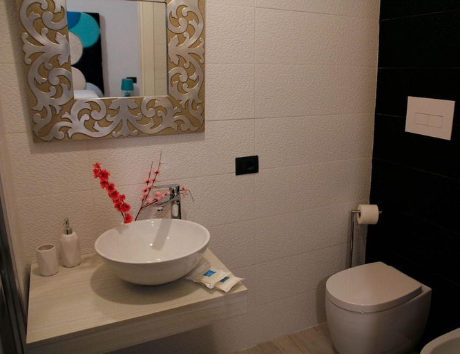 Bathroom 2, Amaltea, Salerno