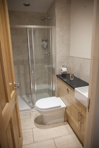 Bathroom, Apartment E, Aberdeen