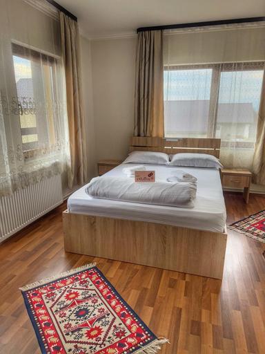 Bedroom, Casa Vadeanu, Giulesti