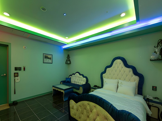 Bedroom 5, Tower Palace Tourist Hotel, Gunsan