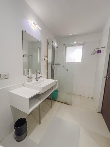 Bathroom 4, VILLA M-JIA 5 CANDOLIM GOA 3BHK,Pool Facing,Near Beach,Free Breakfast, NOT FOR ONLY BOYS STAG GROUPS, North Goa