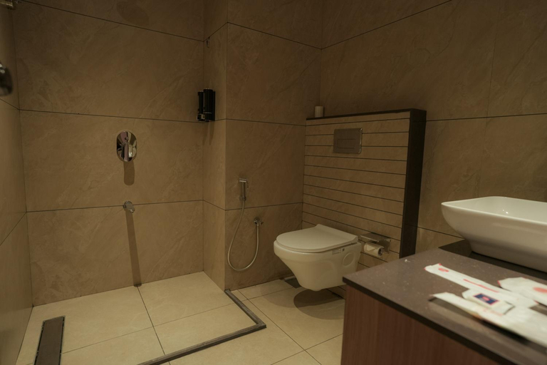 Bathroom 5, Sudarshan Palace By Spree, Devbhumi Dwarka