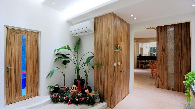 Public Area 3, 100m from the Station Homestay | Elevator with Parking Lot, Hualien