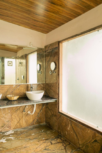Bathroom, Sou Palms Resort, Narmada