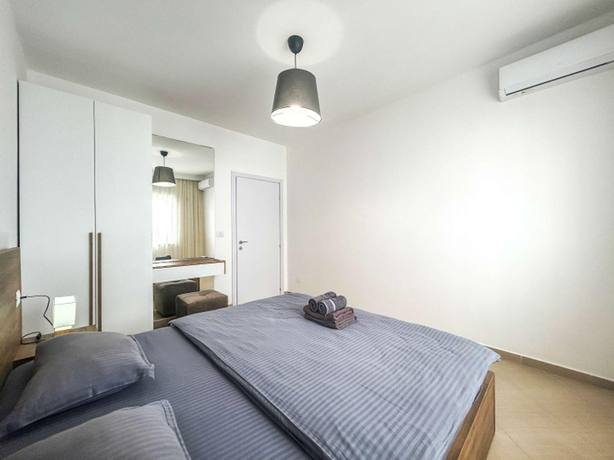 Bedroom 2, Genius 825, Kavajës