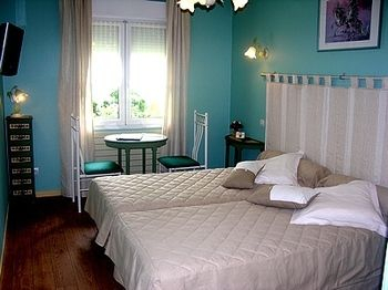 Guestroom 3, Logis Hôtel restaurant Les Norias, Hérault