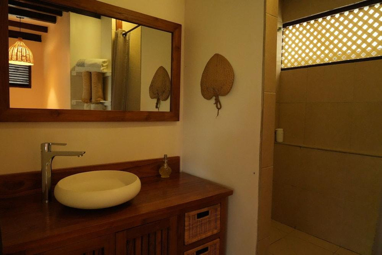Bathroom 3, Le Coconut Lodge