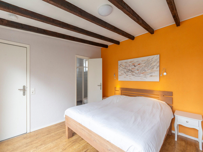 Bedroom 2, Bungalow in Sint Maartenszee near Dunes, Zijpe
