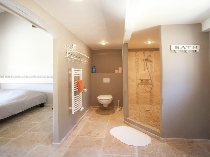 Bedroom 3, Villa in Provence with Infinity Pool, Haute-Garonne