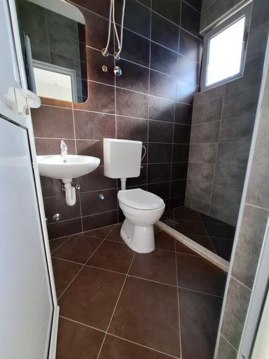 Bathroom 3, Apartments Perezaj II