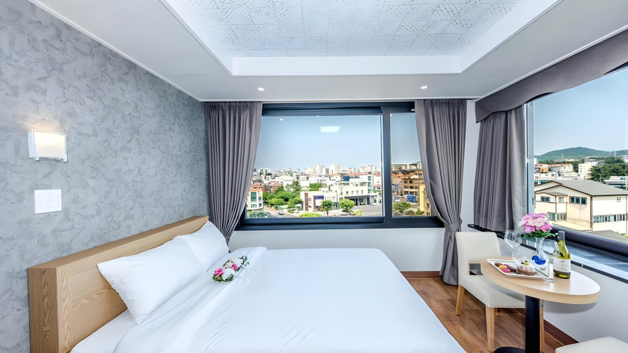 Bedroom 2, Jeju Leslie Hotel, Jeju