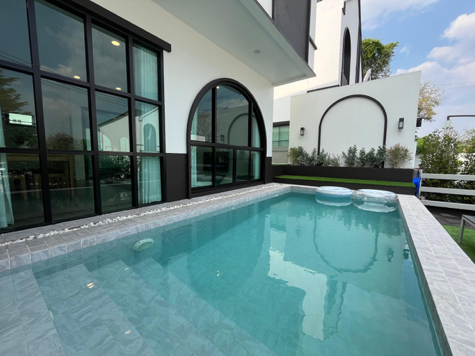 Swimming pool, V Villa Khaoyai, Pak Chong