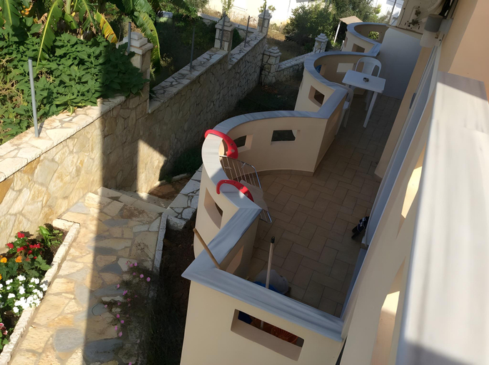 Others 5, Besimi apartments, Sarandës