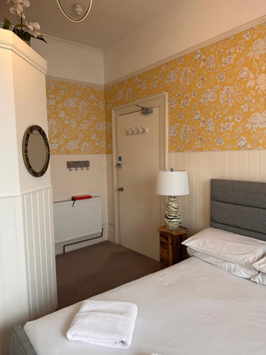Bedroom 2, La Di Da Hotel beach town, Poole