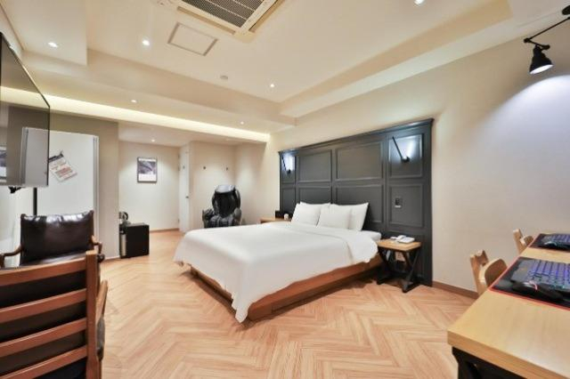 Bedroom 2, Ulsan Samsan Soho 102, Jung