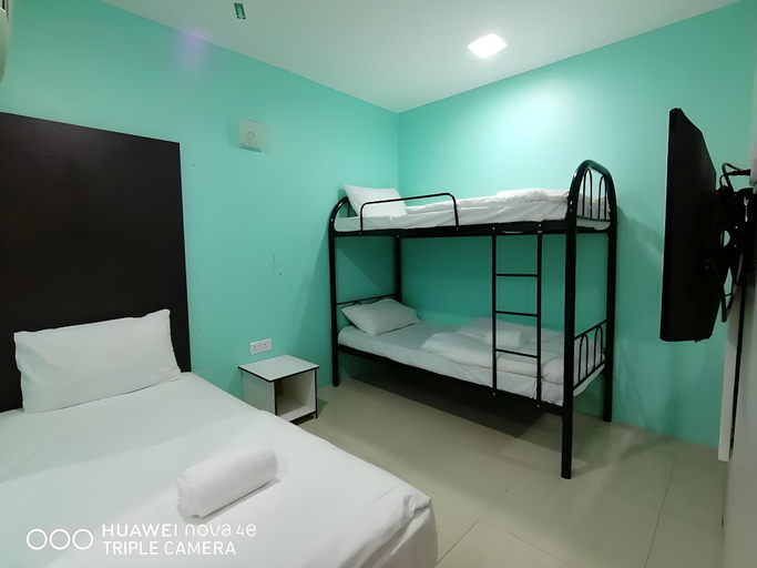 Bedroom 2, Hotel Victory Inn, Sepang
