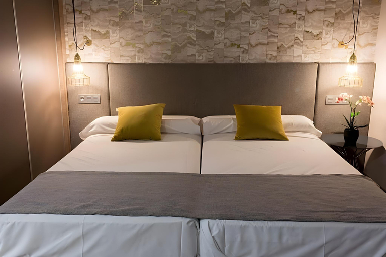 Bedroom 2, OH Marbella Inn, Málaga