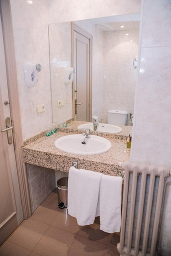 Bathroom 4, Riu Nere, Lleida