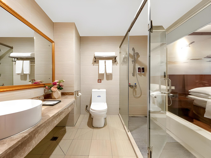 Bathroom, Vienna Hotel Guangdong Lianjiang Cherry Blossoms Park New 1st School, Zhanjiang