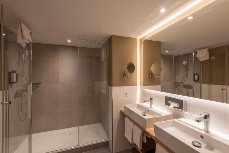 Bathroom 3, Mercure Parkhotel Mönchengladbach, Mönchengladbach