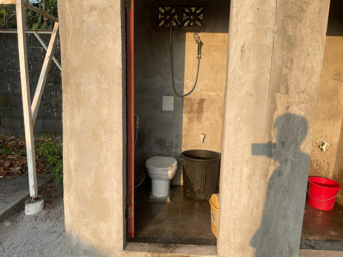 Bathroom 3, Binoclutan Campsite & Transient, Botolan