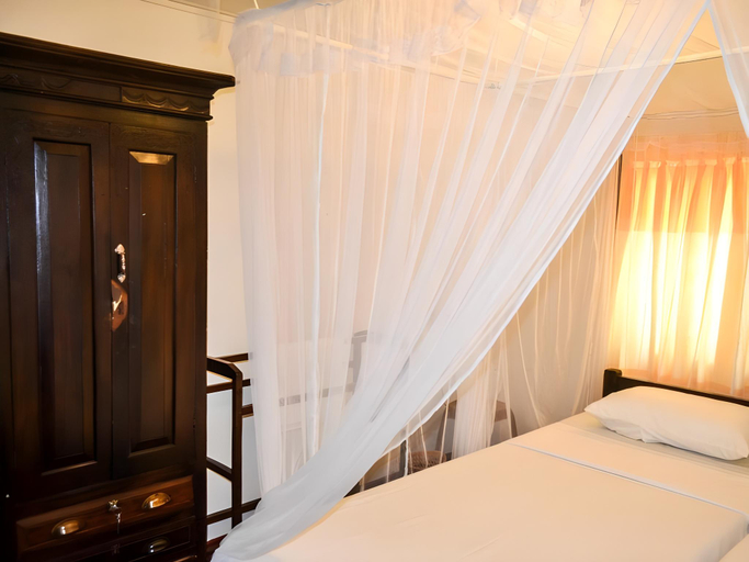 Bedroom 2, Grand Villa, Hikkaduwa