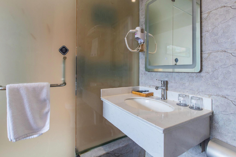 Bathroom 4, Chonpines Hotel·Jining Railway Station Wanda Plaza, Jining