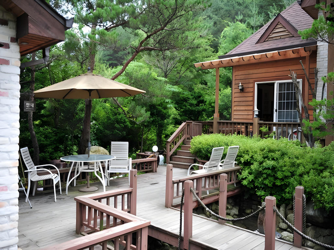 Others 2, Bench House Pension, Pyeongchang