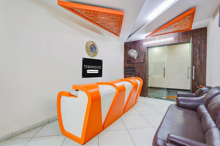 Public Area 2, Super Townhouse Purushawalakm, Chennai