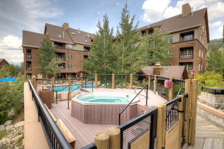 Sport & Beauty 2, Arapahoe Lodge 8120, Summit
